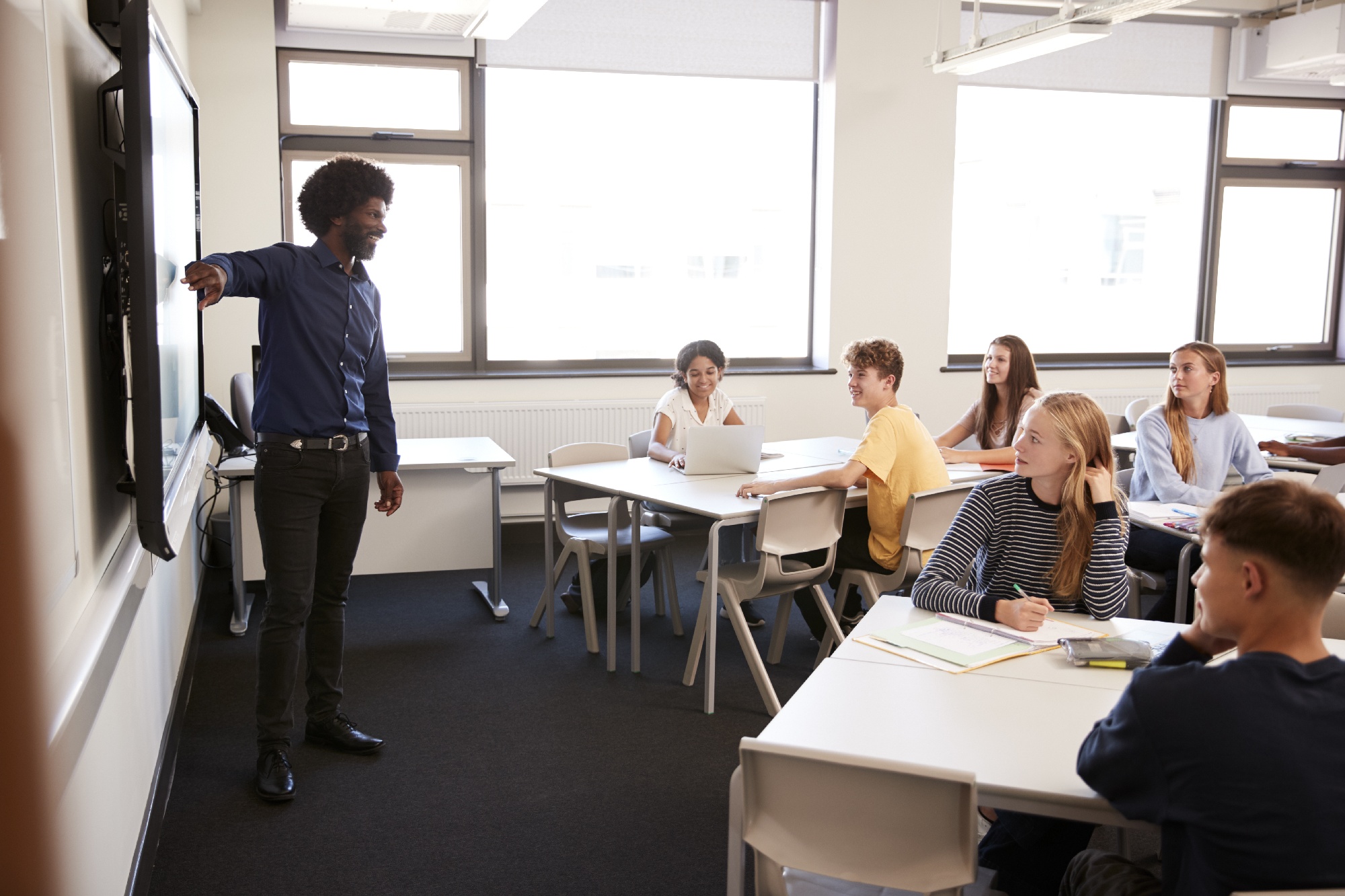 Education Technology-Teaching in classroom-Parallax Image Education Technology-Teaching in classroom-Parallax Image